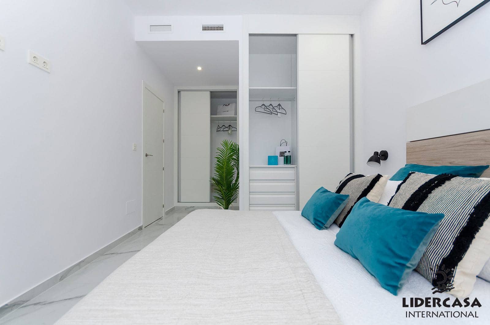 3 bedroom Semi-detached Villa for sale in Torrevieja with pool garage - € 385,000 (Ref: 9450781)