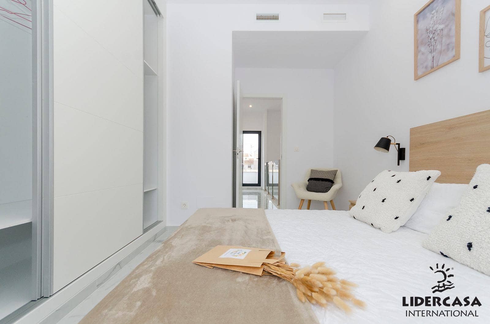 3 bedroom Semi-detached Villa for sale in Torrevieja with pool garage - € 385,000 (Ref: 9450781)