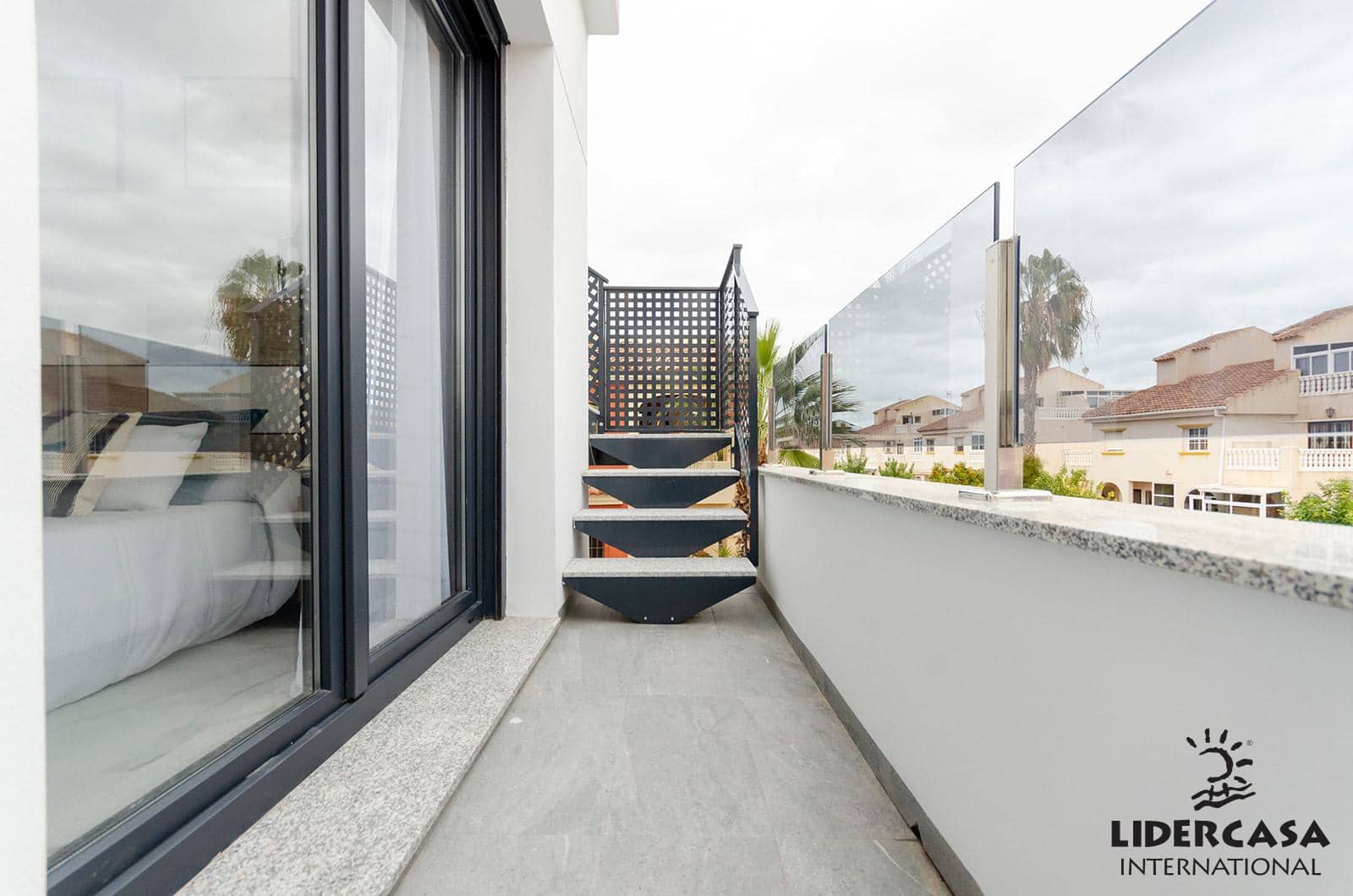 3 bedroom Semi-detached Villa for sale in Torrevieja with pool garage - € 385,000 (Ref: 9450781)