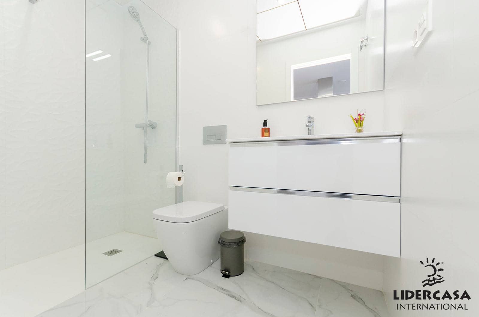 3 bedroom Semi-detached Villa for sale in Torrevieja with pool garage - € 385,000 (Ref: 9450781)