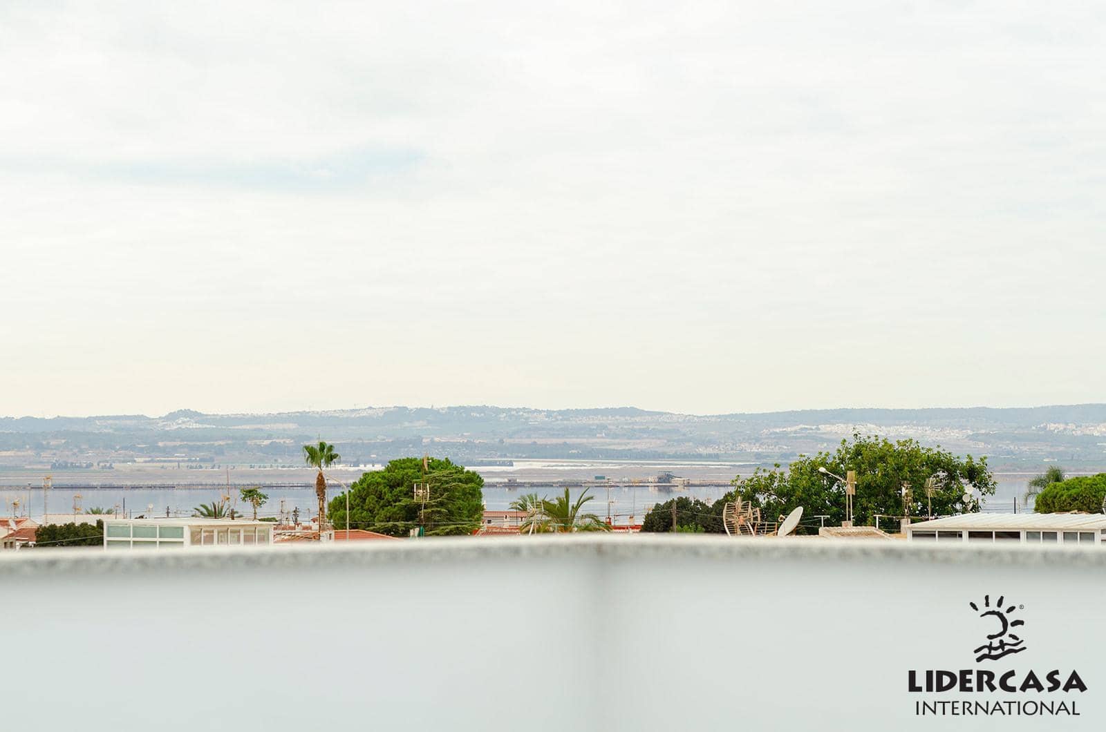 3 bedroom Semi-detached Villa for sale in Torrevieja with pool garage - € 385,000 (Ref: 9450781)