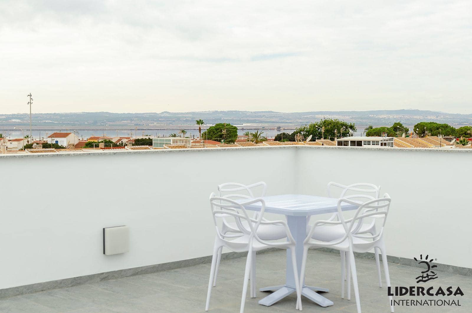 3 bedroom Semi-detached Villa for sale in Torrevieja with pool garage - € 385,000 (Ref: 9450781)