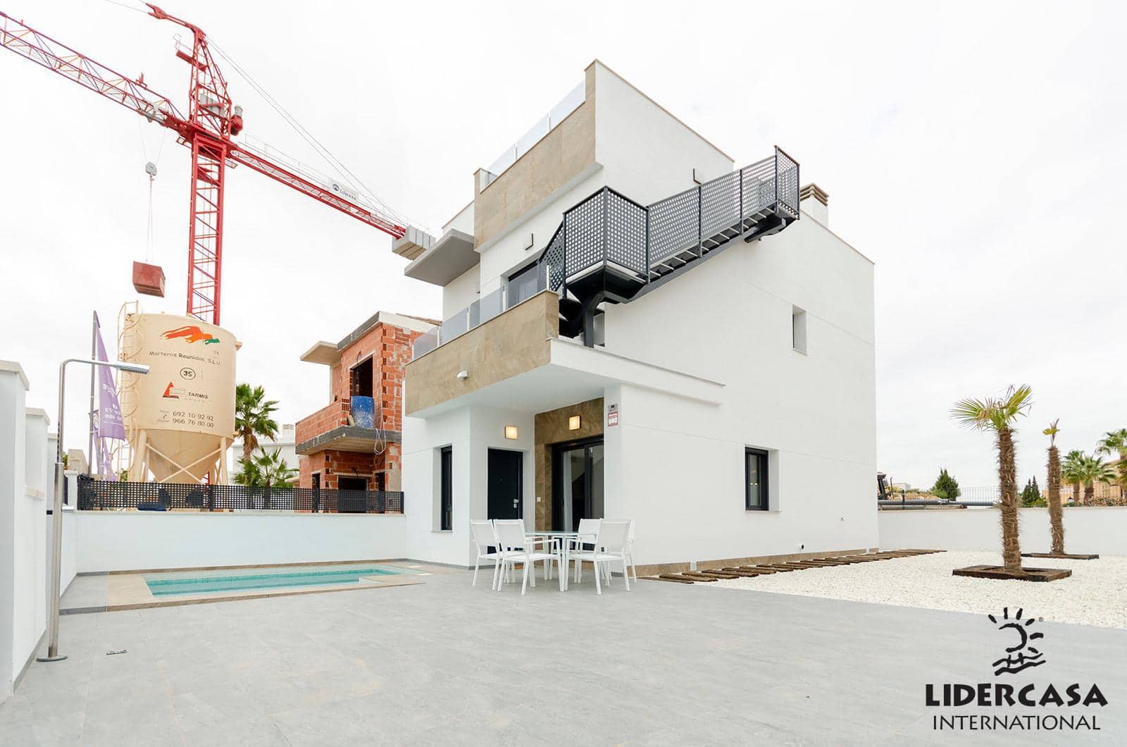 3 bedroom Semi-detached Villa for sale in Torrevieja with pool garage - € 385,000 (Ref: 9450781)