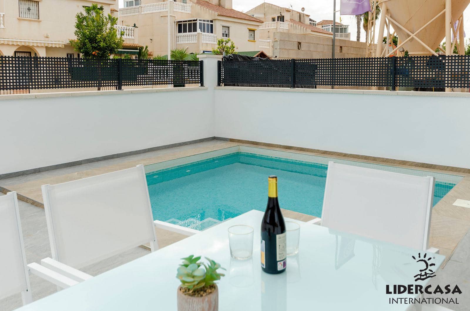 3 bedroom Semi-detached Villa for sale in Torrevieja with pool garage - € 385,000 (Ref: 9450781)