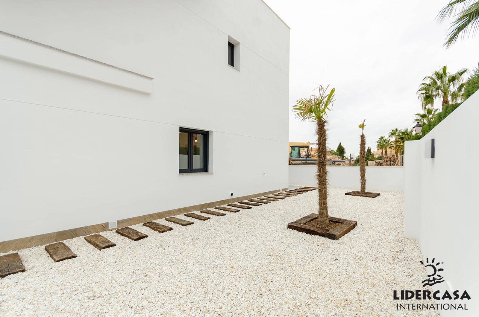 3 bedroom Semi-detached Villa for sale in Torrevieja with pool garage - € 385,000 (Ref: 9450781)