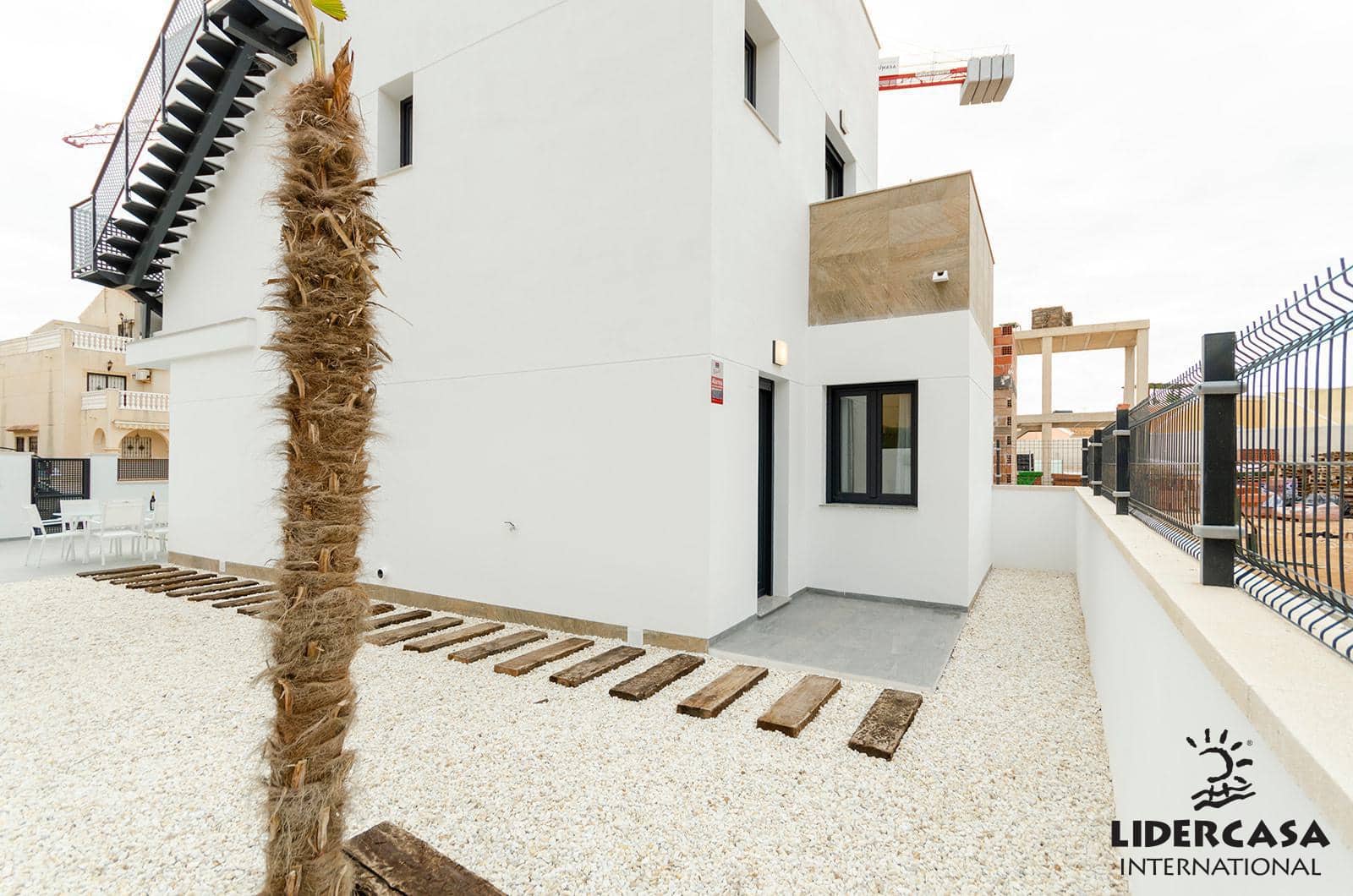 3 bedroom Semi-detached Villa for sale in Torrevieja with pool garage - € 385,000 (Ref: 9450781)