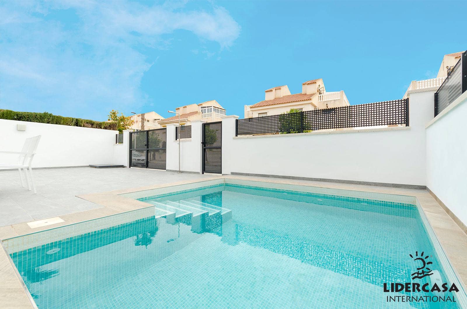 3 bedroom Semi-detached Villa for sale in Torrevieja with pool garage - € 385,000 (Ref: 9450781)