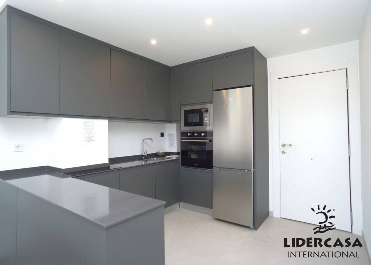 2 quarto Apartamento para venda em Torrevieja com piscina - 285 000 € (Ref: 9450782)