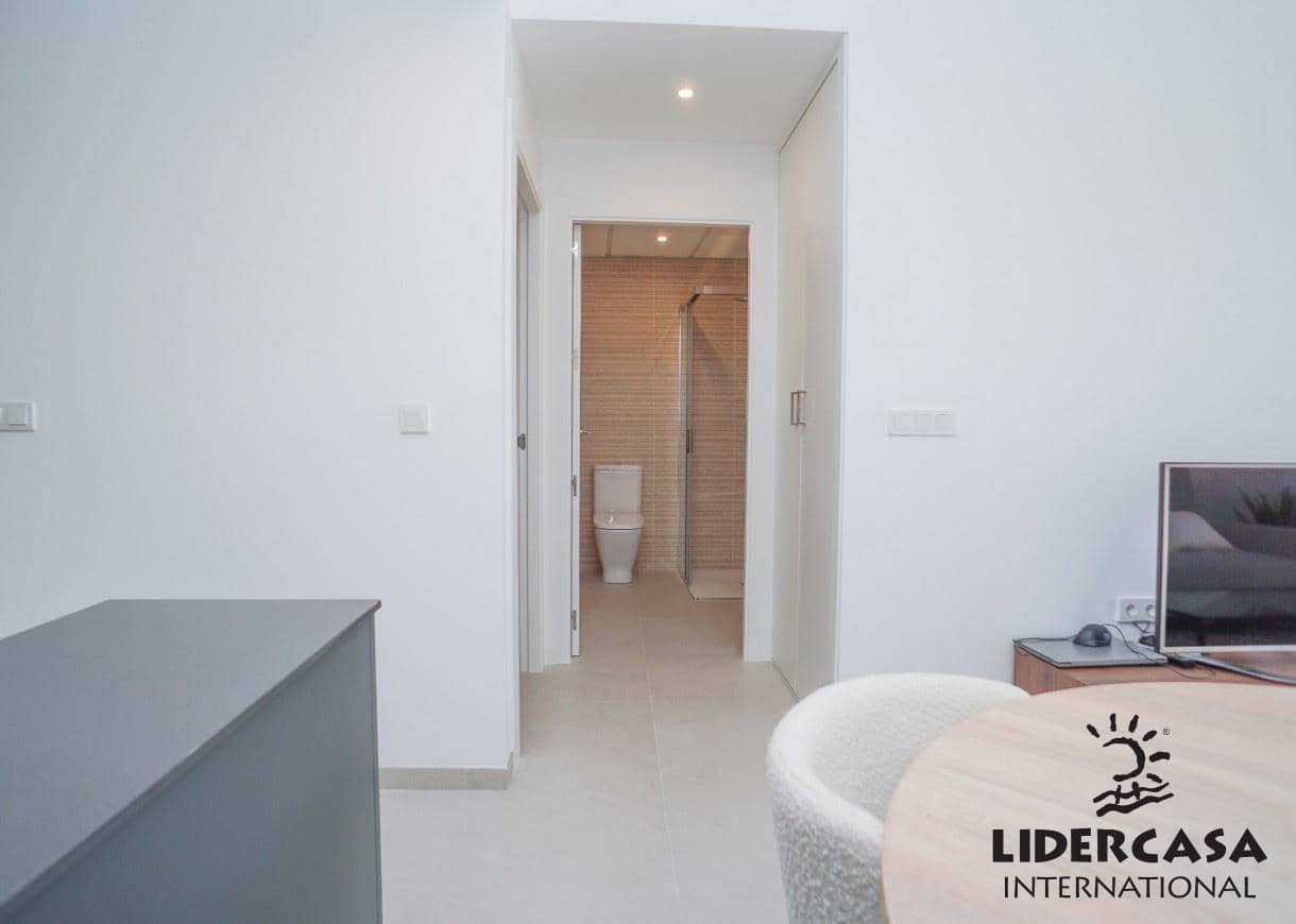 2 quarto Apartamento para venda em Torrevieja com piscina - 285 000 € (Ref: 9450782)