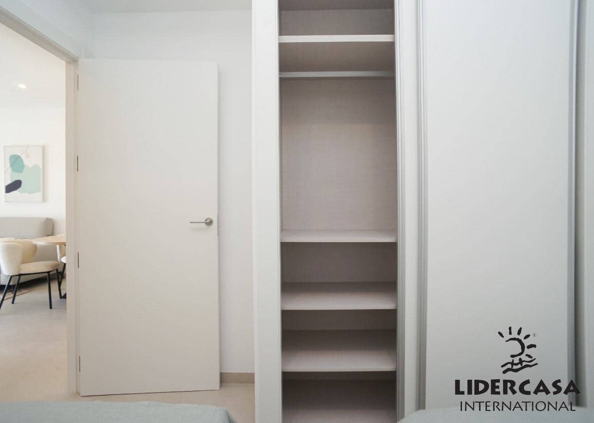 2 quarto Apartamento para venda em Torrevieja com piscina - 285 000 € (Ref: 9450782)