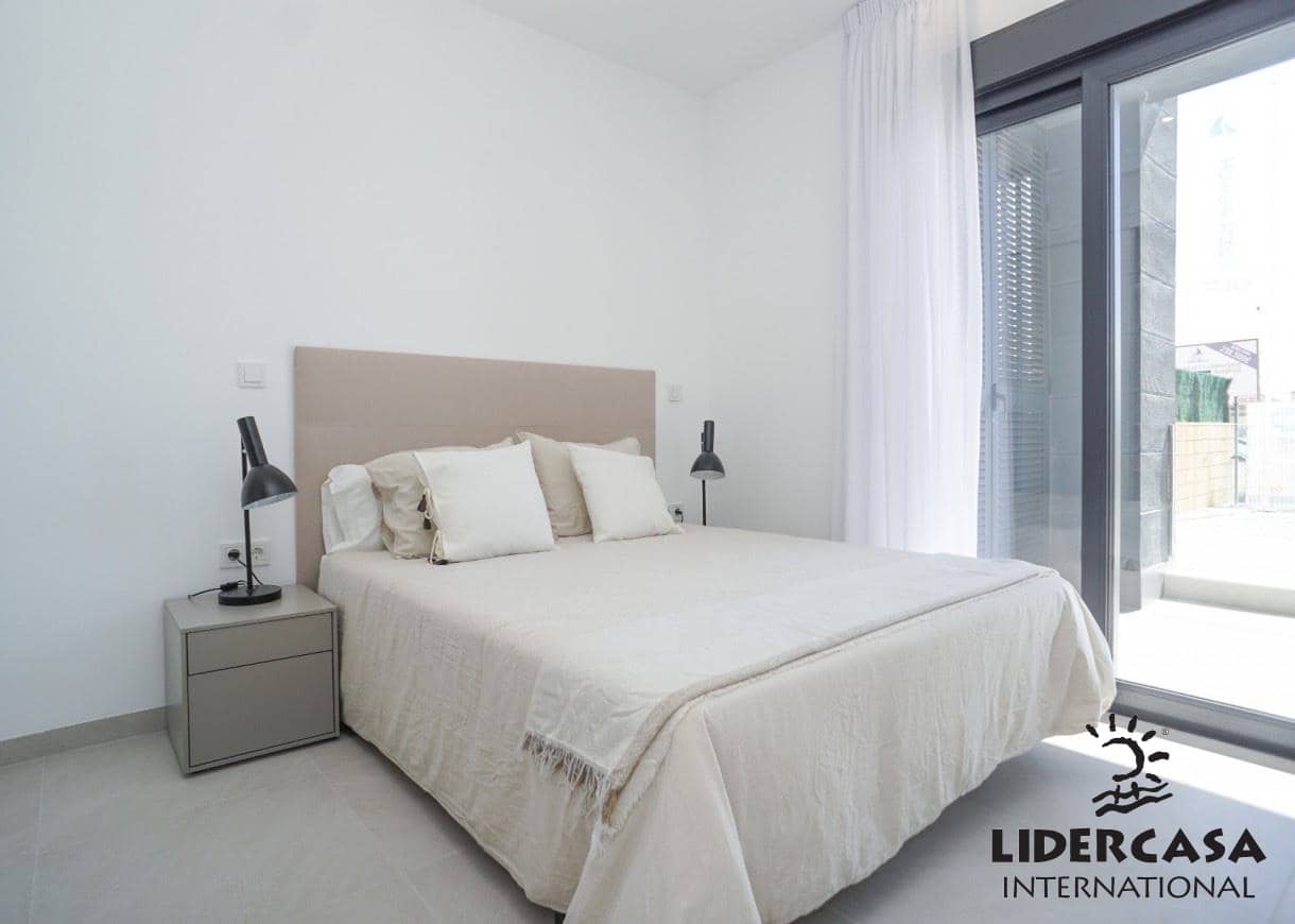 2 quarto Apartamento para venda em Torrevieja com piscina - 285 000 € (Ref: 9450782)