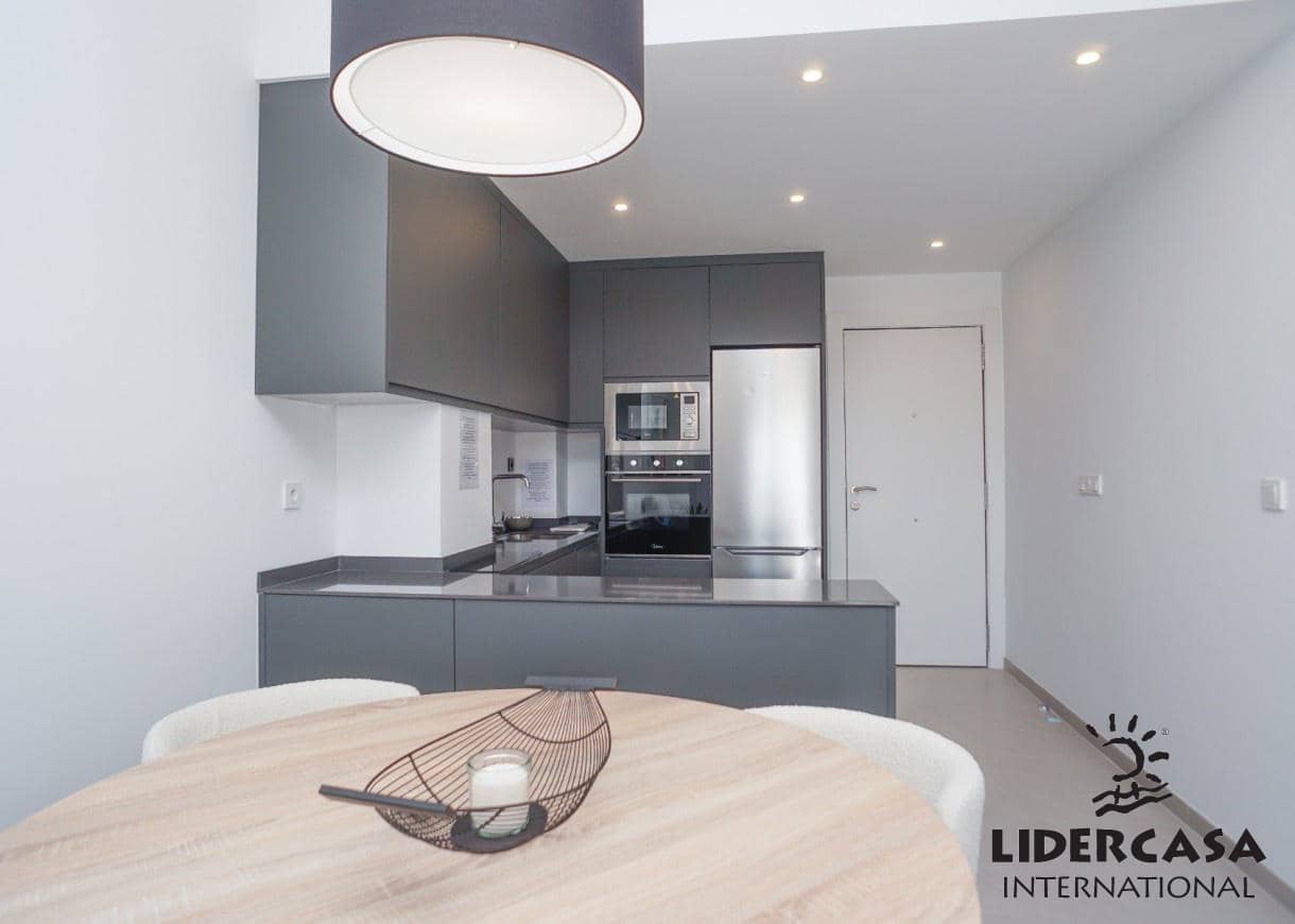 2 quarto Apartamento para venda em Torrevieja com piscina - 285 000 € (Ref: 9450782)