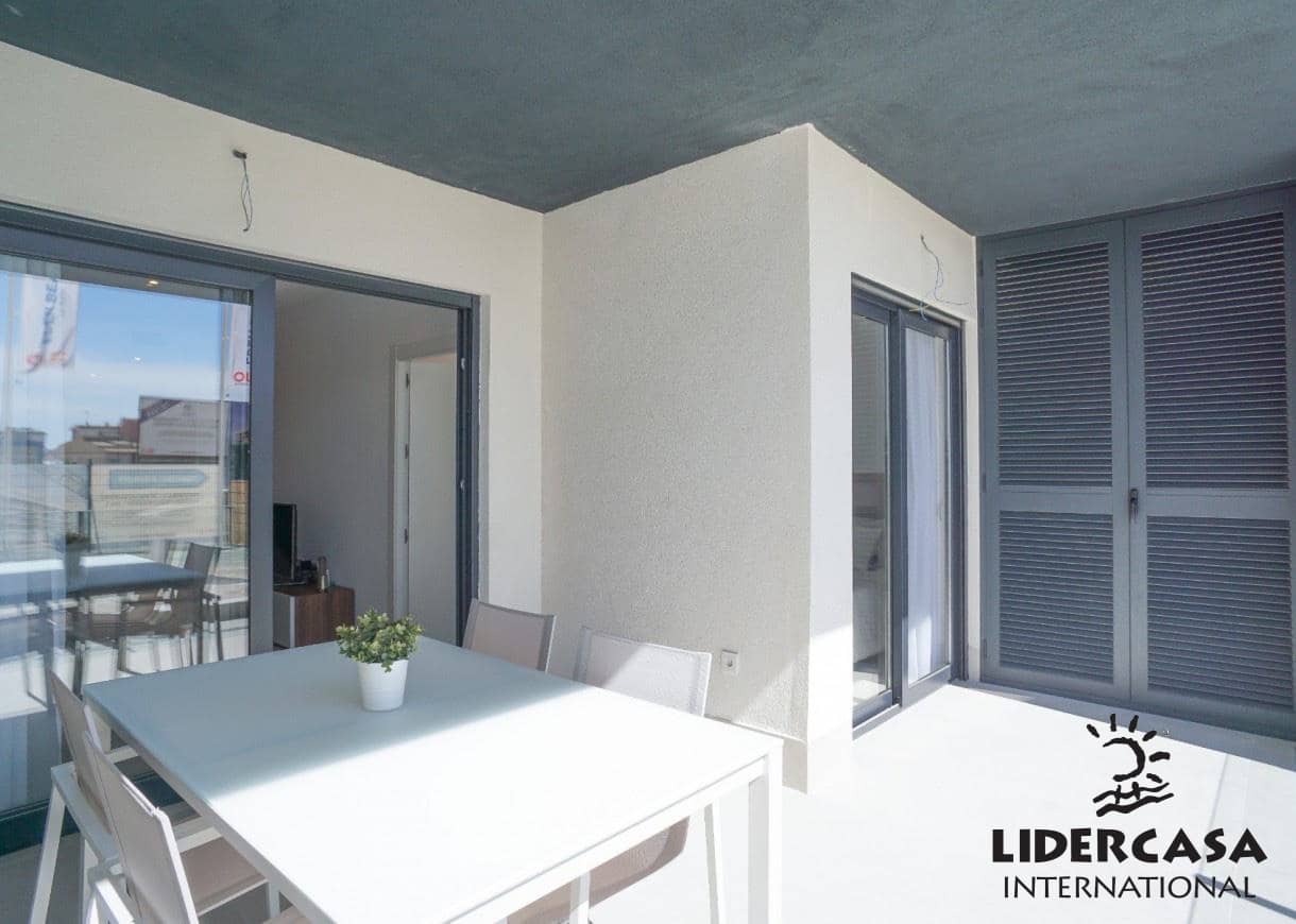 2 quarto Apartamento para venda em Torrevieja com piscina - 285 000 € (Ref: 9450782)