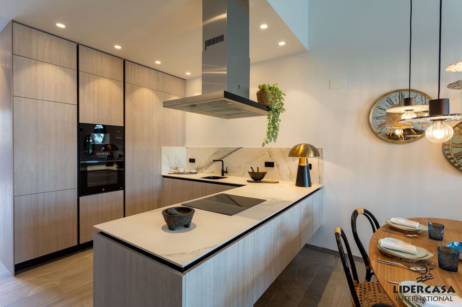 3 slaapkamer Rijtjeshuis te koop in Algorfa met zwembad garage - € 559.000 (Ref: 9450786)