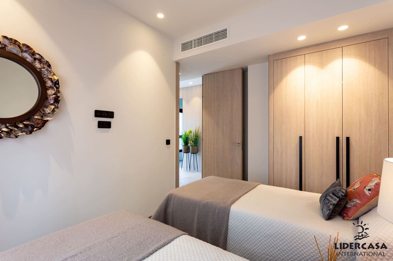 3 slaapkamer Rijtjeshuis te koop in Algorfa met zwembad garage - € 559.000 (Ref: 9450786)