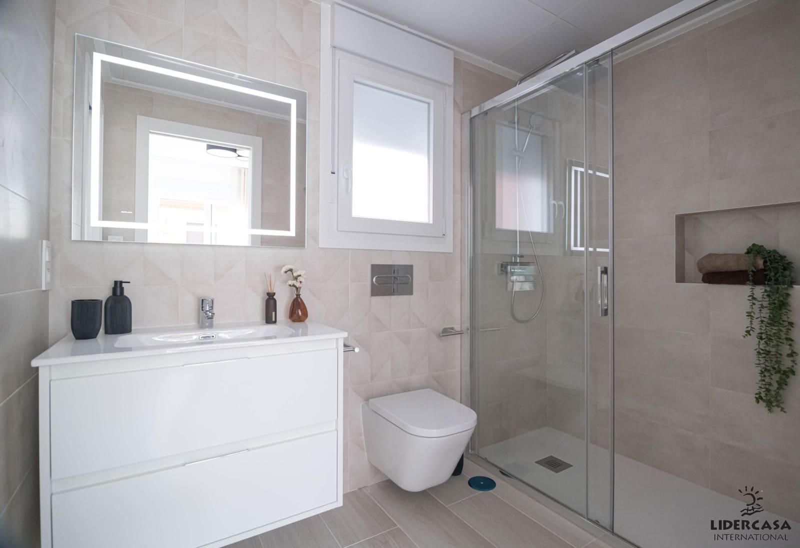 3 makuuhuone Rivitalo myytävänä paikassa Avileses mukana uima-altaan 
autotalli - 269 000 € (Ref: 9450795)