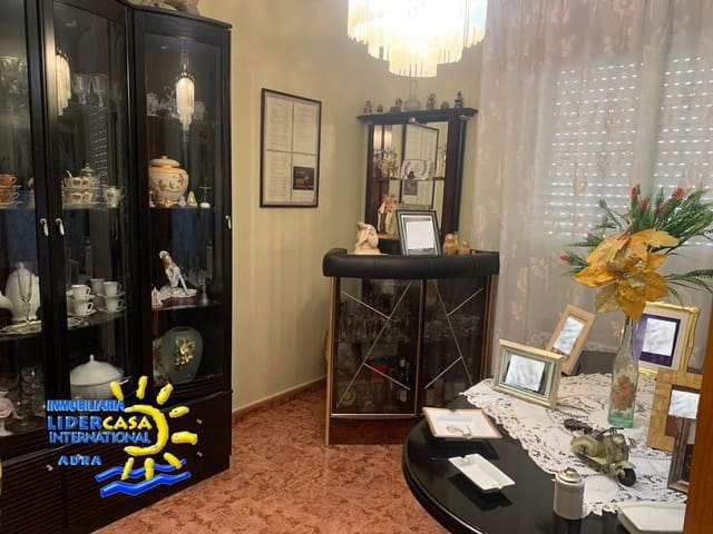 4 soverom Rekkehus til salgs i Adra med garasje - € 210 000 (Ref: 9450796)