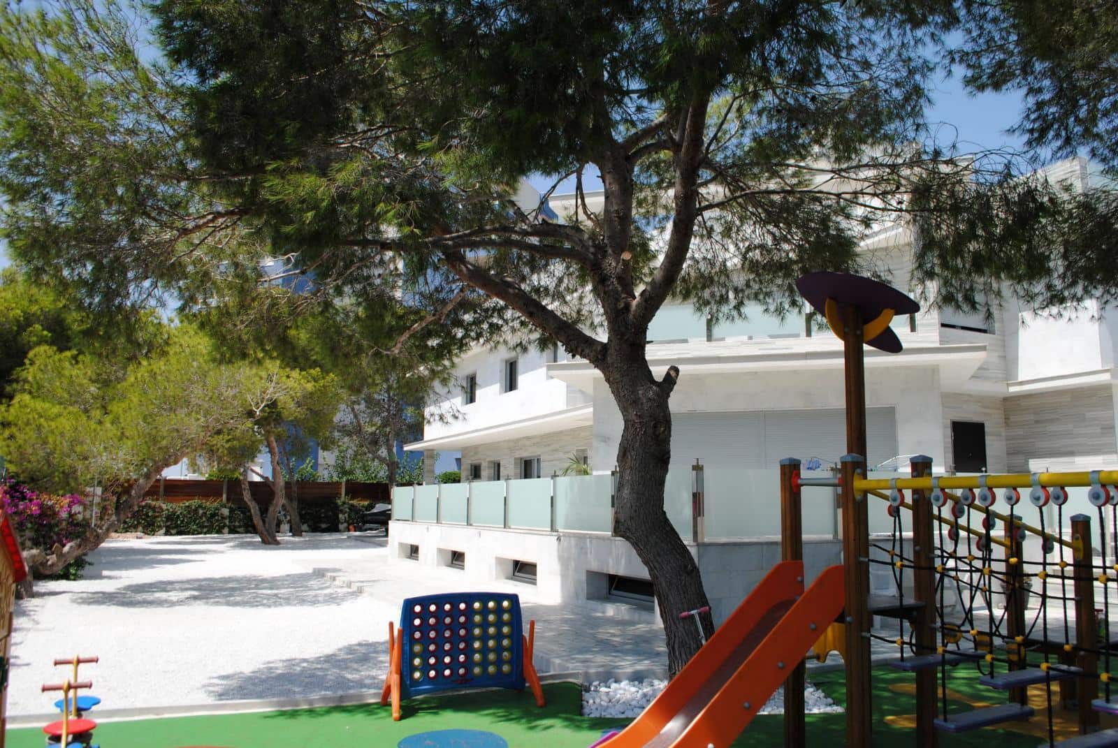 Chalet de 8 habitaciones en Orihuela en venta con piscina garaje - 1.400.000 € (Ref: 9450797)