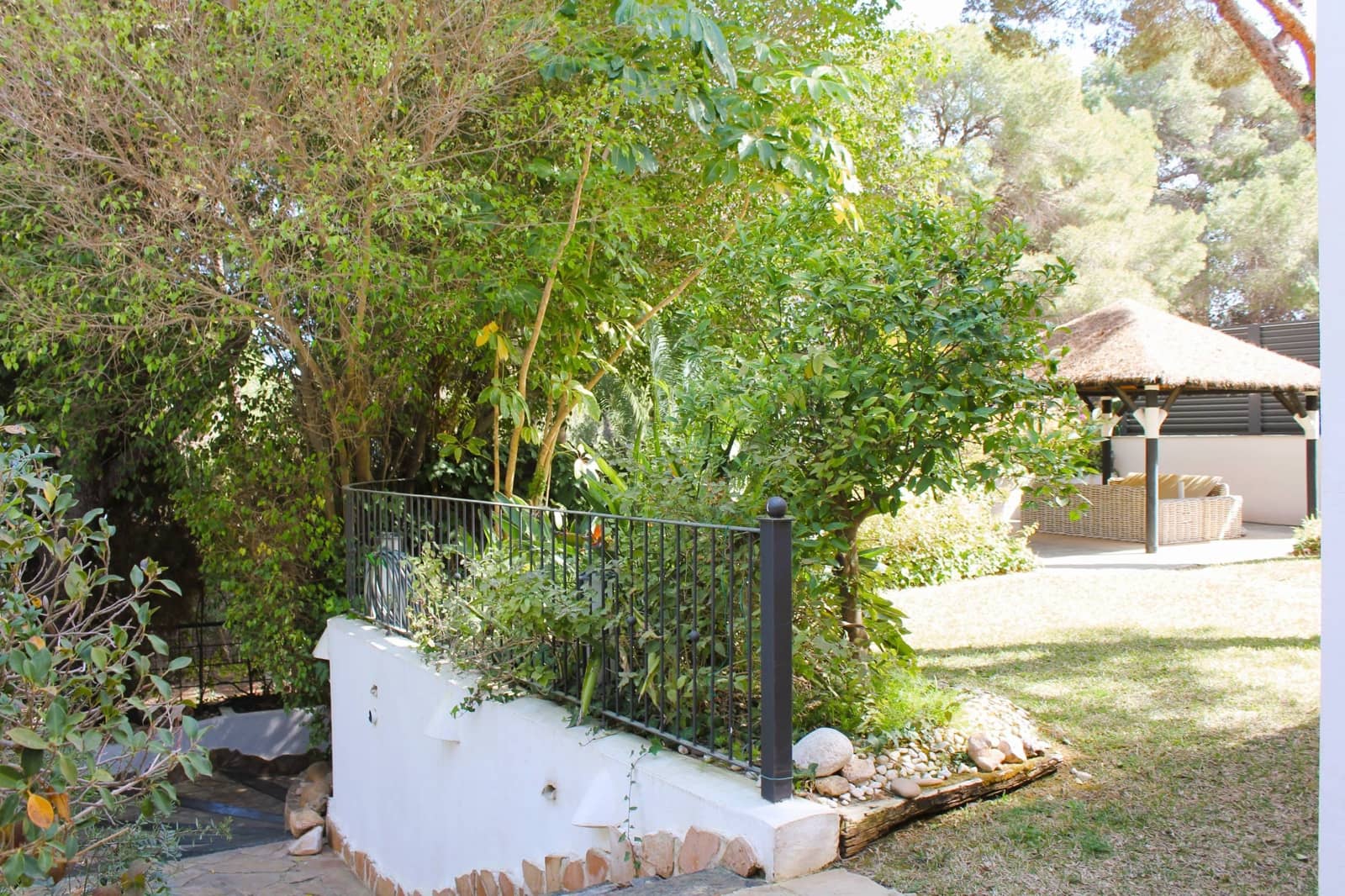 5 makuuhuone Huvila myytävänä paikassa Dehesa de Campoamor mukana uima-altaan 
autotalli - 1 100 000 € (Ref: 9450798)