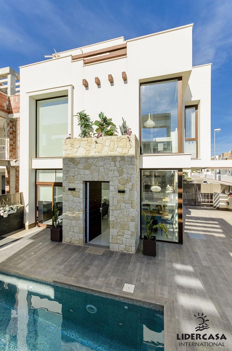 3 soverom Kjedet enebolig til salgs i Vera med svømmebasseng garasje - € 375 000 (Ref: 9450803)