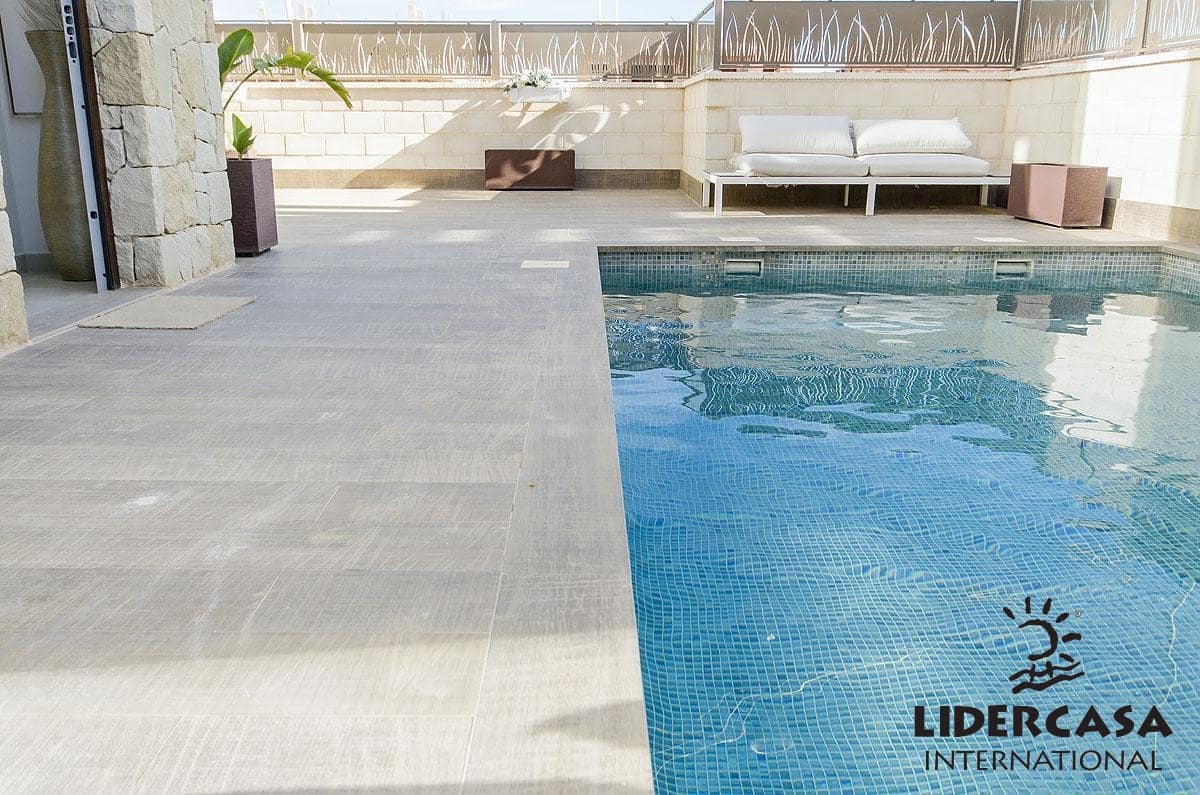 3 soverom Kjedet enebolig til salgs i Vera med svømmebasseng garasje - € 375 000 (Ref: 9450803)