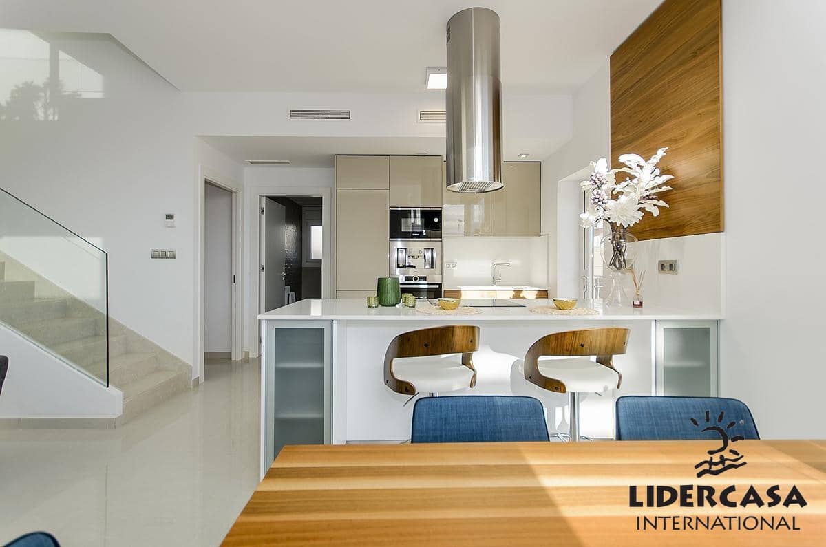 3 soverom Kjedet enebolig til salgs i Vera med svømmebasseng garasje - € 375 000 (Ref: 9450803)