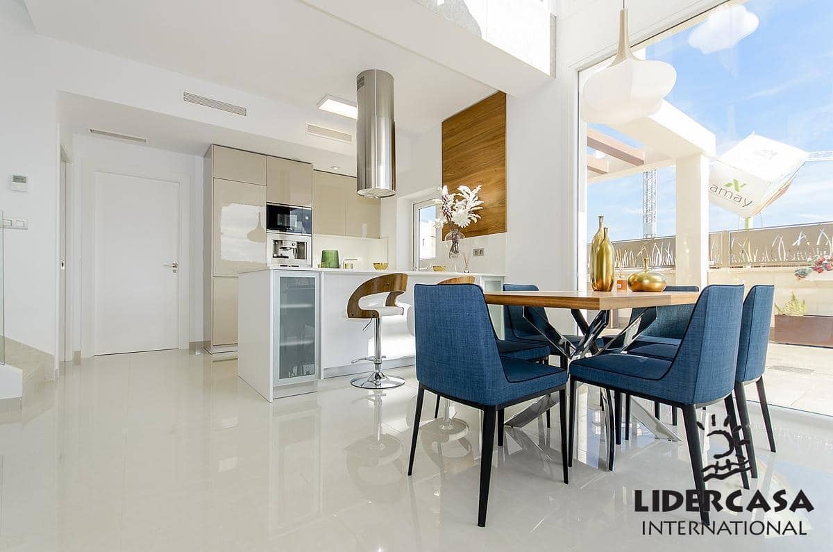 3 soverom Kjedet enebolig til salgs i Vera med svømmebasseng garasje - € 375 000 (Ref: 9450803)