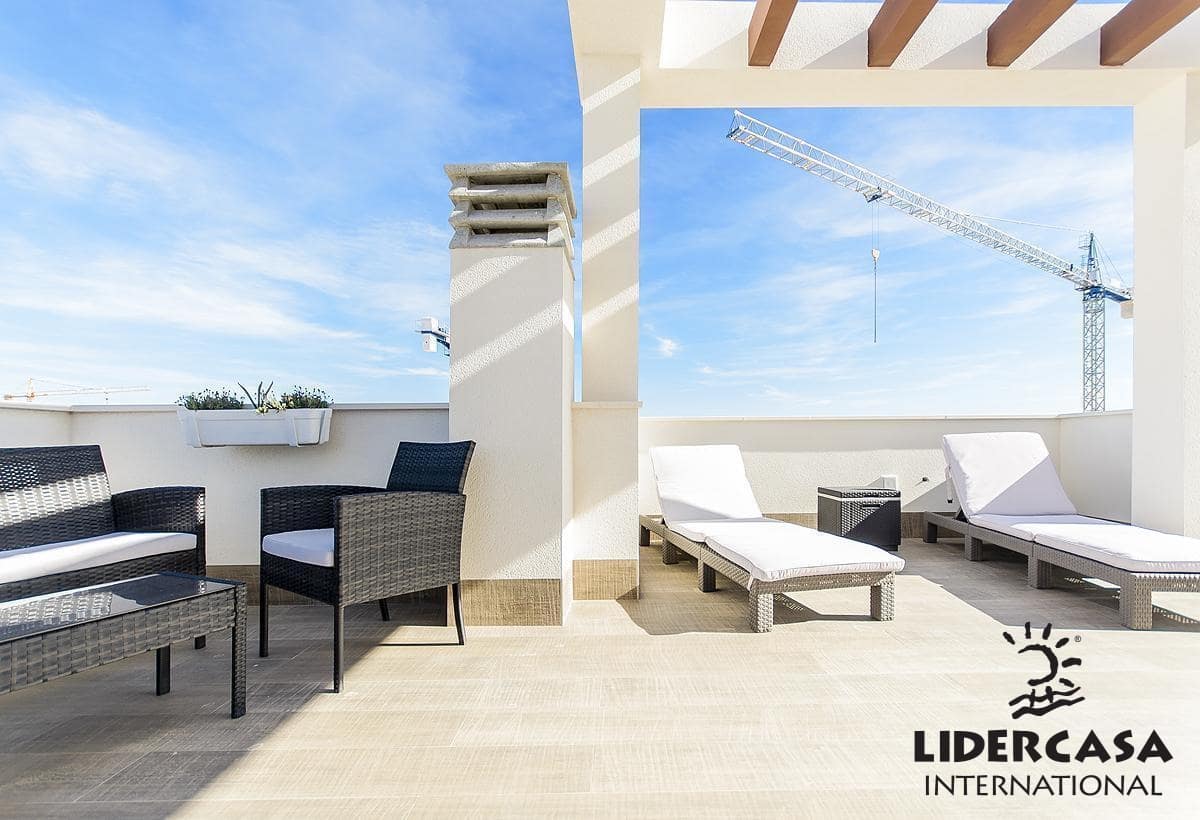 3 soverom Kjedet enebolig til salgs i Vera med svømmebasseng garasje - € 375 000 (Ref: 9450803)