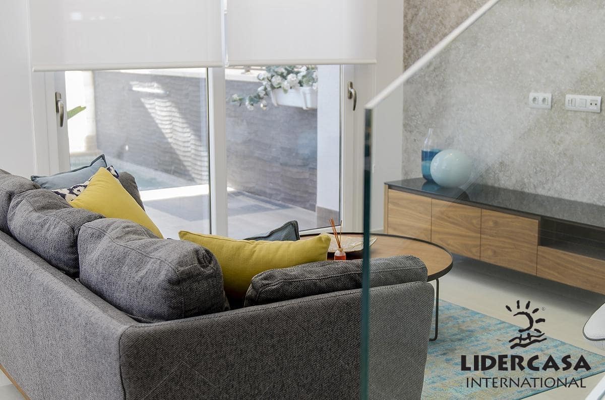 3 soverom Kjedet enebolig til salgs i Vera med svømmebasseng garasje - € 375 000 (Ref: 9450803)