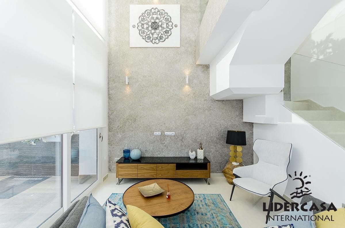 3 soverom Kjedet enebolig til salgs i Vera med svømmebasseng garasje - € 375 000 (Ref: 9450803)