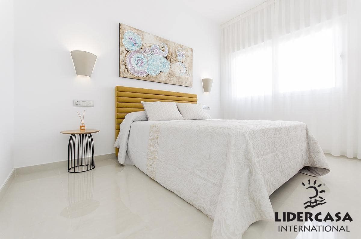 3 soverom Kjedet enebolig til salgs i Vera med svømmebasseng garasje - € 375 000 (Ref: 9450803)