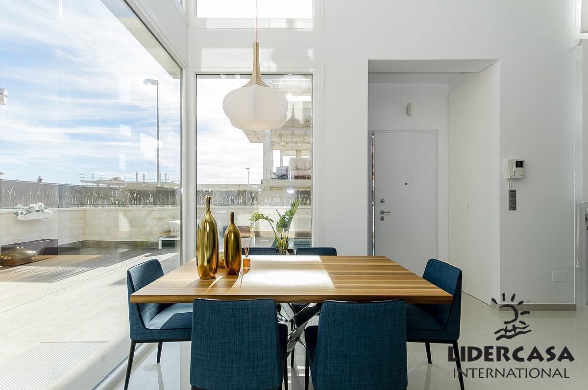 3 soverom Kjedet enebolig til salgs i Vera med svømmebasseng garasje - € 375 000 (Ref: 9450803)