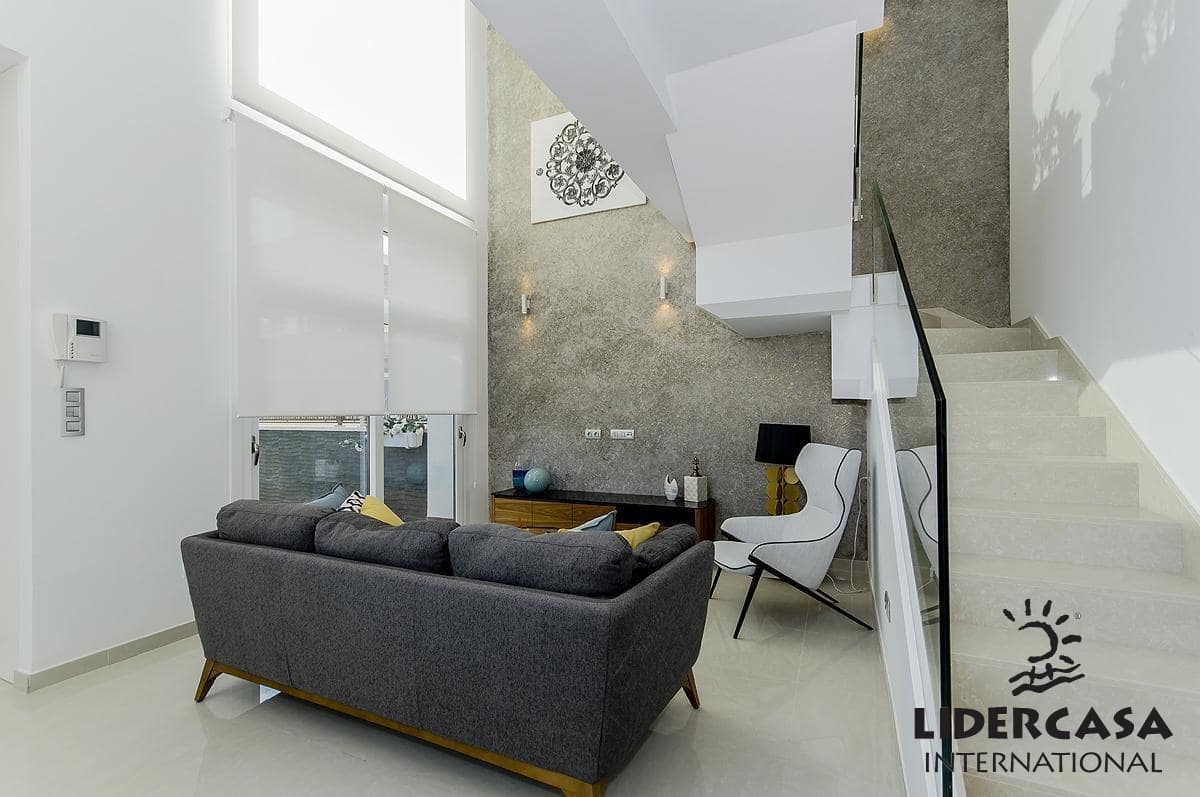 3 soverom Kjedet enebolig til salgs i Vera med svømmebasseng garasje - € 375 000 (Ref: 9450803)