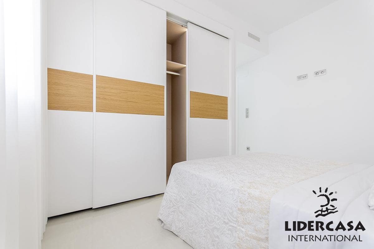 3 soverom Kjedet enebolig til salgs i Vera med svømmebasseng garasje - € 375 000 (Ref: 9450803)