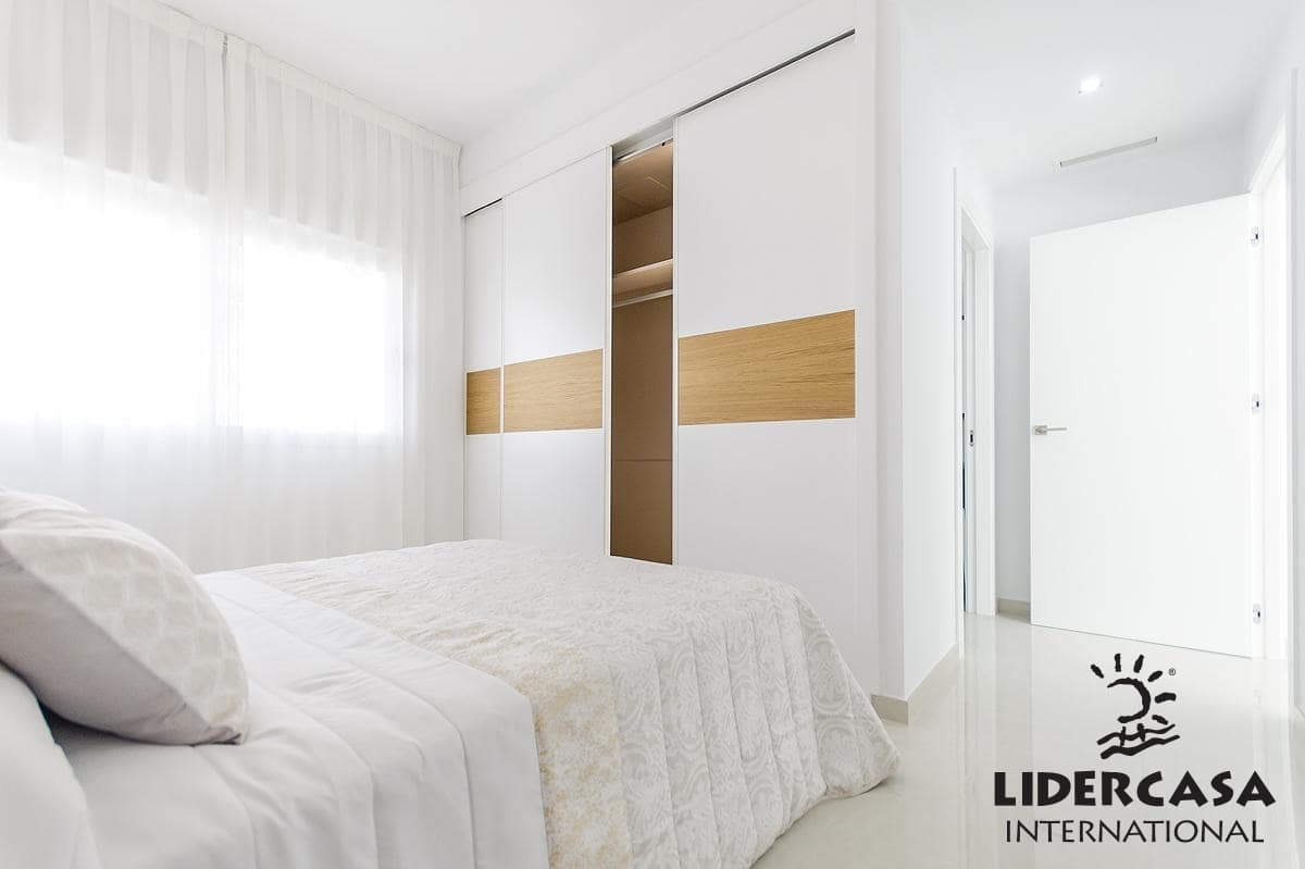 3 soverom Kjedet enebolig til salgs i Vera med svømmebasseng garasje - € 375 000 (Ref: 9450803)