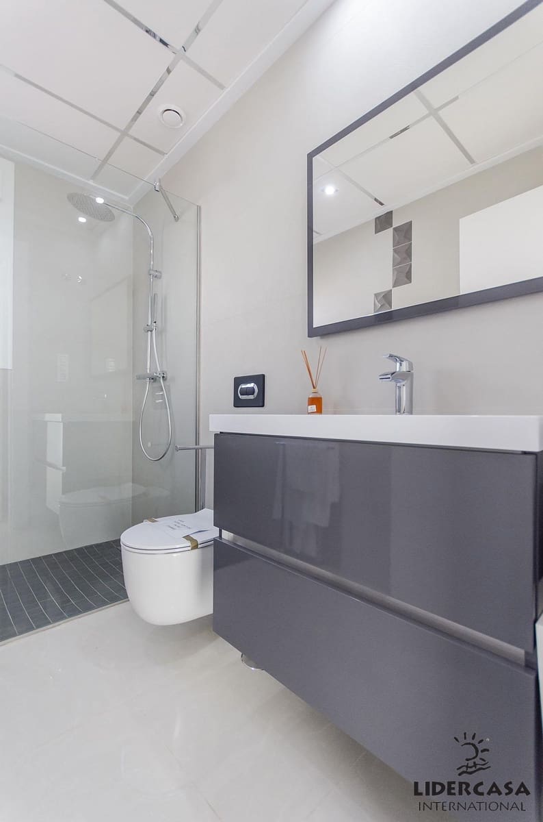 3 soverom Kjedet enebolig til salgs i Vera med svømmebasseng garasje - € 375 000 (Ref: 9450803)