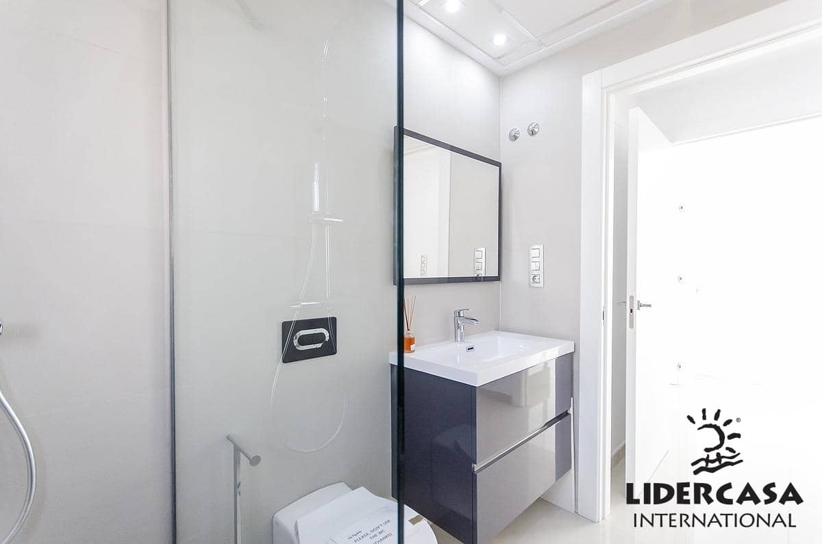 3 soverom Kjedet enebolig til salgs i Vera med svømmebasseng garasje - € 375 000 (Ref: 9450803)