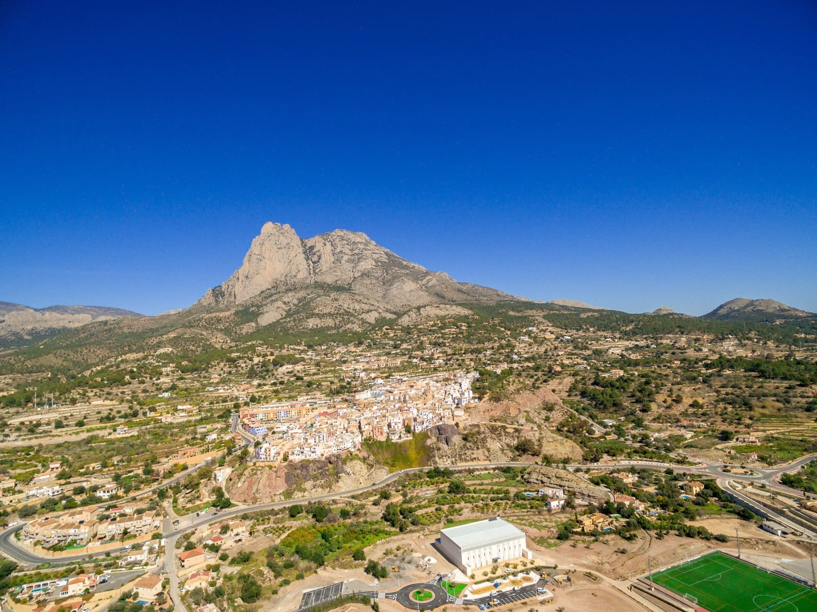 3 makuuhuone Huvila myytävänä paikassa Benidorm mukana uima-altaan 
autotalli - 549 000 € (Ref: 9450805)