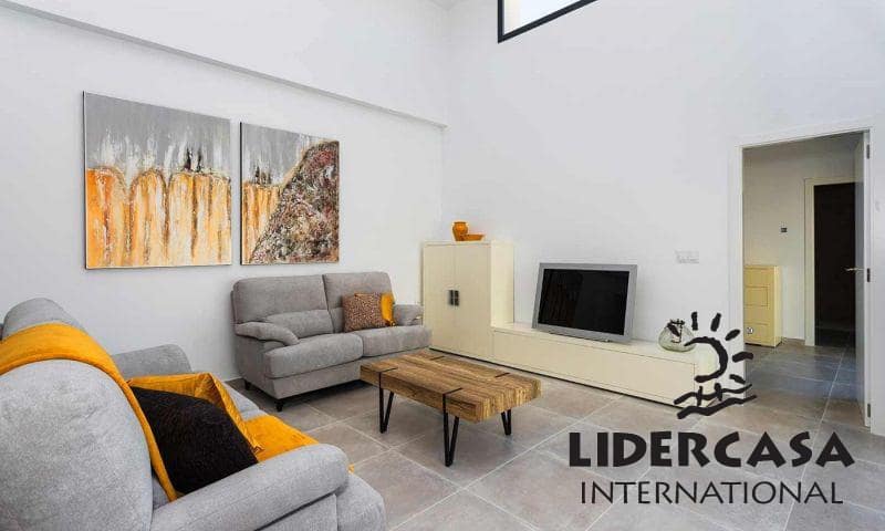Adosado de 3 habitaciones en Daya Nueva en venta con piscina garaje - 399.900 € (Ref: 9466117)