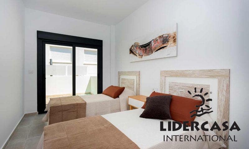 Adosado de 3 habitaciones en Daya Nueva en venta con piscina garaje - 399.900 € (Ref: 9466117)