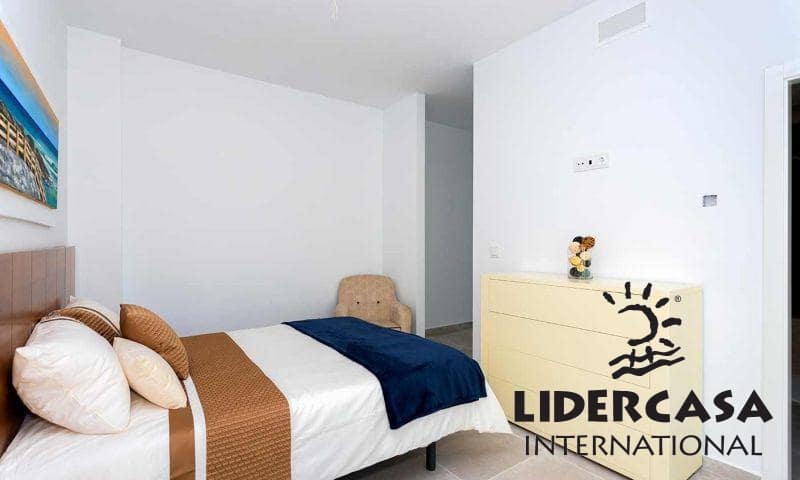 Adosado de 3 habitaciones en Daya Nueva en venta con piscina garaje - 399.900 € (Ref: 9466117)