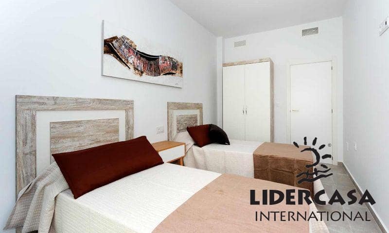 Adosado de 3 habitaciones en Daya Nueva en venta con piscina garaje - 399.900 € (Ref: 9466117)