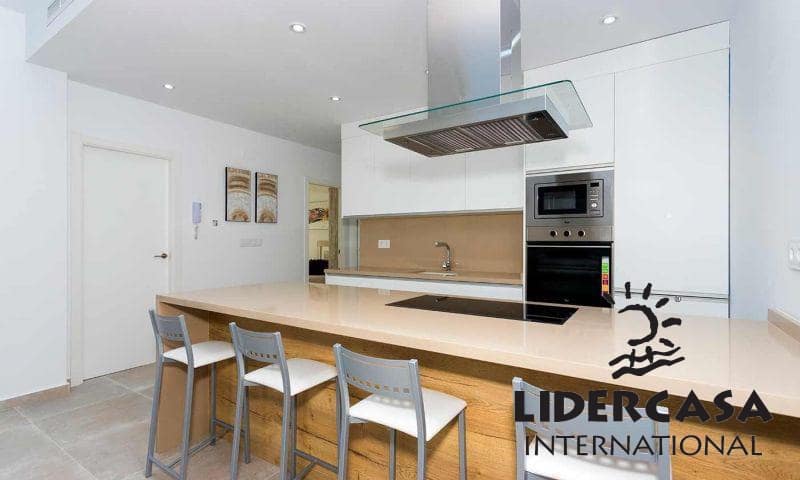 Adosado de 3 habitaciones en Daya Nueva en venta con piscina garaje - 399.900 € (Ref: 9466117)