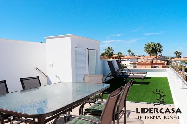 Chalet de 3 habitaciones en El Montgó, Dénia en venta con piscina garaje - 675.000 € (Ref: 9466123)