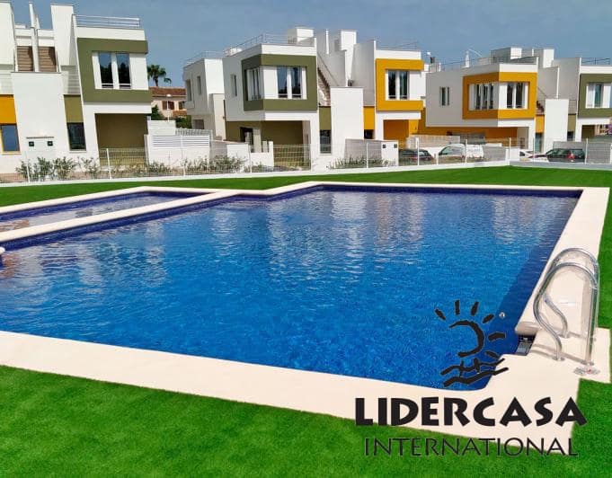 Chalet de 3 habitaciones en Dénia en venta con piscina garaje - 675.000 € (Ref: 9466123)