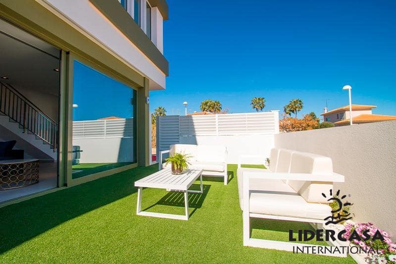 Chalet de 3 habitaciones en Dénia en venta con piscina garaje - 675.000 € (Ref: 9466123)