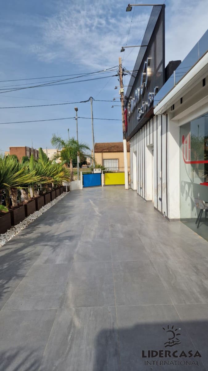 Local Commercial de 3 chambres à louer à El Raal avec garage - 1 500 € (Ref: 9466128)