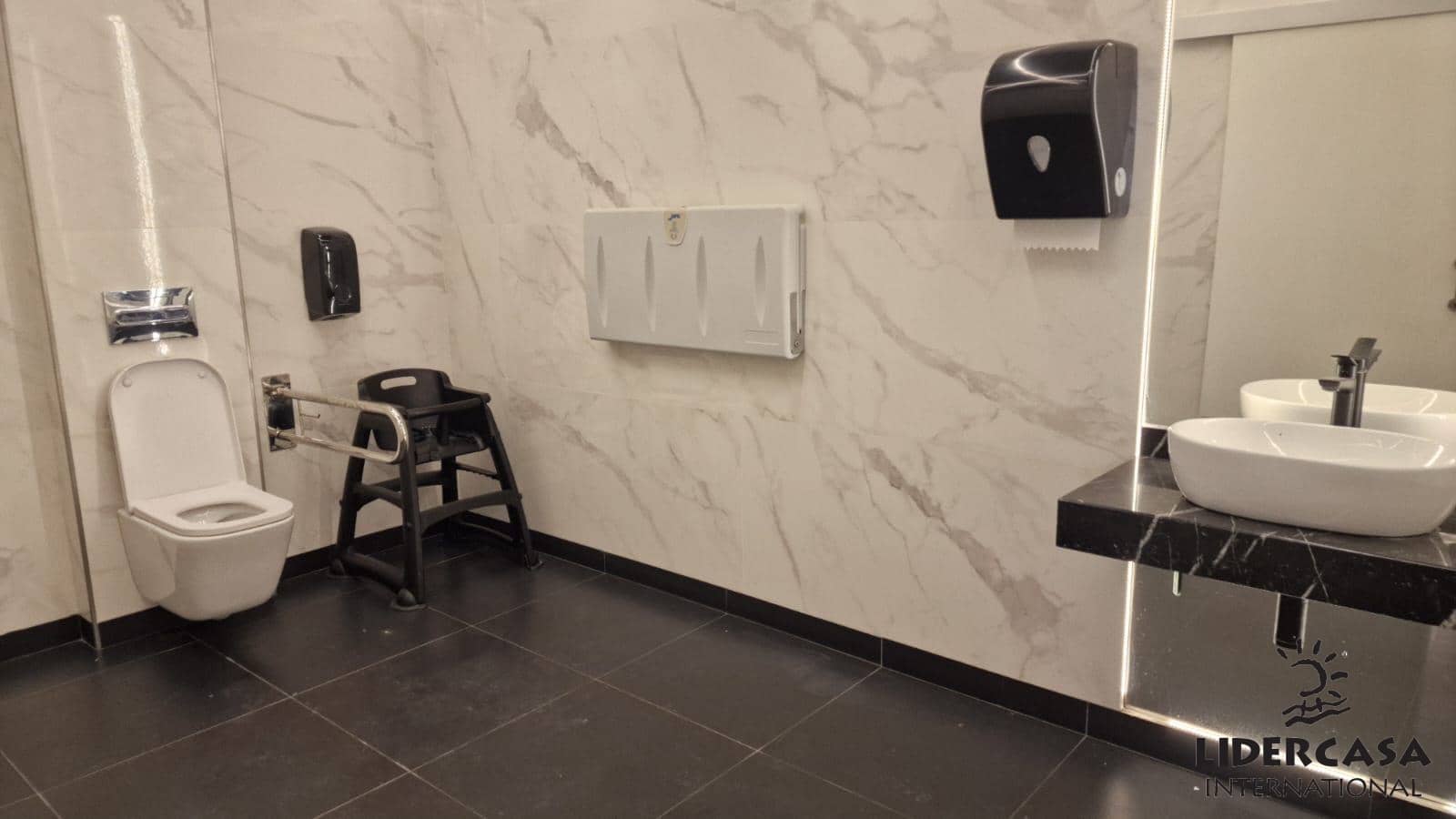 Local Commercial de 3 chambres à louer à El Raal avec garage - 1 500 € (Ref: 9466128)