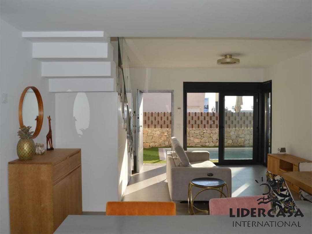 3 Zimmer Reihenhaus zu verkaufen in Pilar de la Horadada mit Pool Garage - 459.000 € (Ref: 9471319)