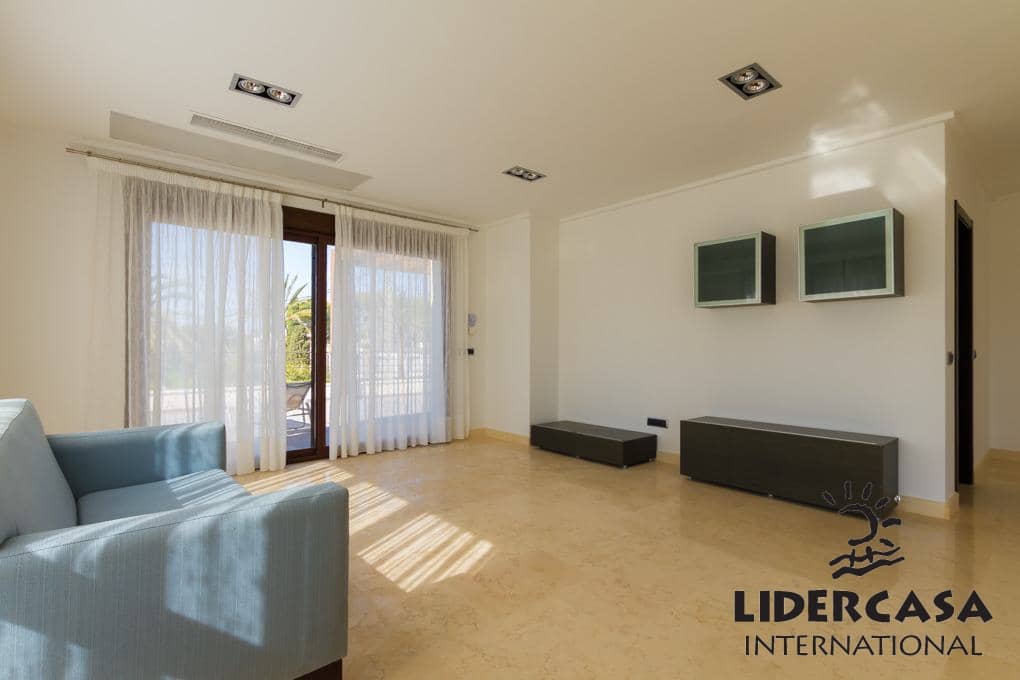 Chalet de 5 habitaciones en Orihuela en venta con piscina garaje - 1.995.000 € (Ref: 9471320)